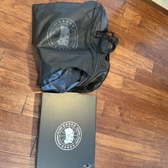 Canada Goose Small 'Lorette' Hooded Down Parka with Genuine Coyote Fur Trim - Picture 3 of 9